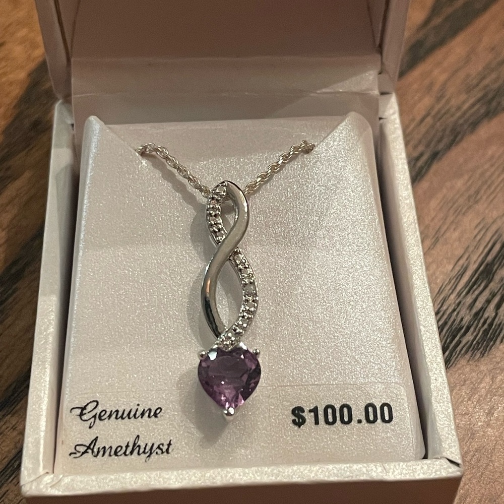 EUC Sterling silver amethyst 12” necklace with diamond accents